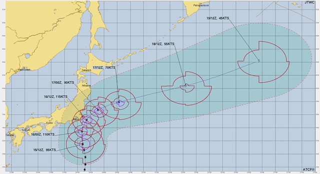 Verwachting van het pad van Ampil volgens het JTWC